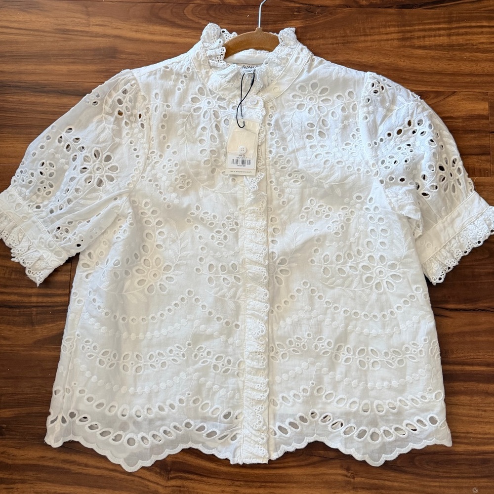 Avara Janey White Eyelet Button Up Top